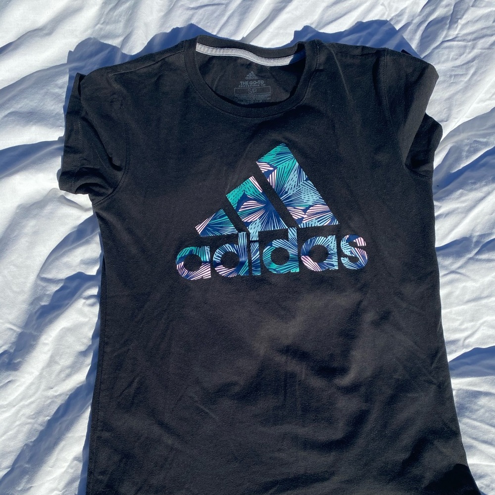 Adidas tee